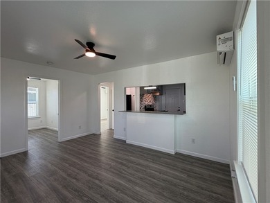 Remodeled and updated two bedroom one bath house on a large lot - photo 5