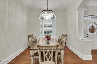 Welcome to this exceptional 4 bedroom, 3.5 bath home overlooking - photo 5