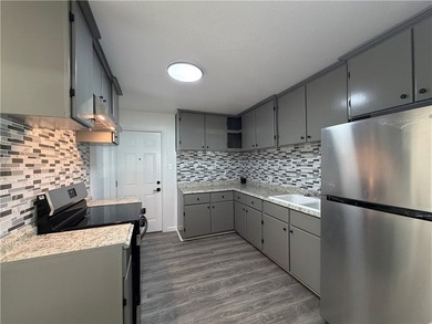 Remodeled and updated two bedroom one bath house on a large lot - photo 9