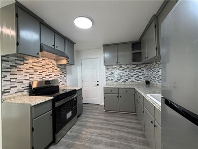 Remodeled and updated two bedroom one bath house on a large lot - photo 10