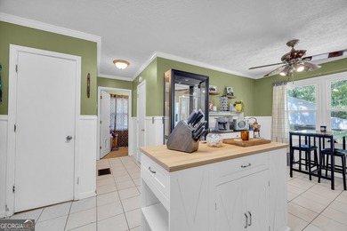 Motivated Seller!!! Adorable Cape Cod-style home offering charm - photo 5