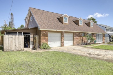 Welcome to this spacious 4-bedroom, 2.5-bath pool home located - photo 4