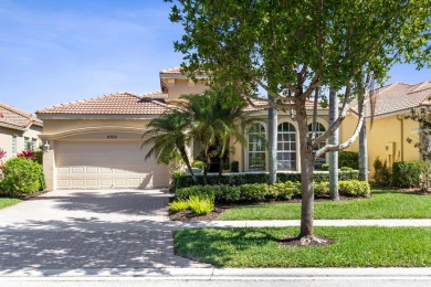 Lakes at Banyan Golf Club Home For Sale in Wellington Florida