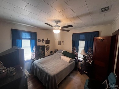 This meticulously cared-for home boasts numerous upgrades - photo 4