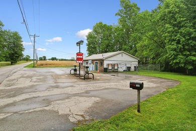 Turn-key commercial opportunity with established business on - photo 7