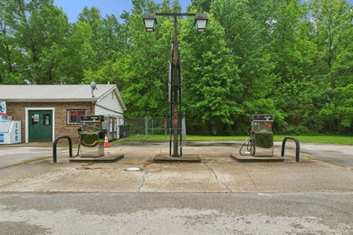 Turn-key commercial opportunity with established business on - photo 9