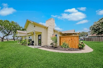 Charming and well-maintained, this 2-bedroom, 2-bath townhome - photo 2