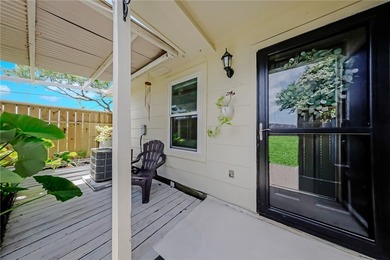 Charming and well-maintained, this 2-bedroom, 2-bath townhome - photo 5