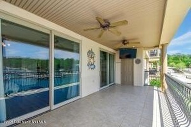 Turnkey unit in A Building Harbor Pointe. A204 is a 3-bedroom 3 - photo 5