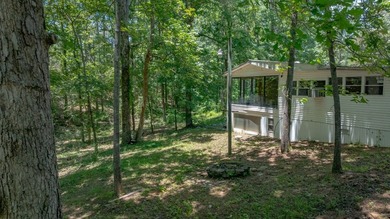 Well-maintained modular home on three lots located on a quiet - photo 11
