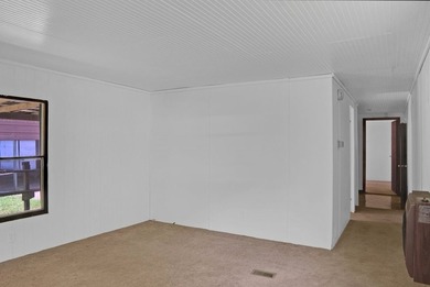 Well-maintained modular home on three lots located on a quiet - photo 22