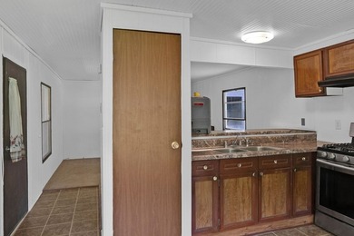 Well-maintained modular home on three lots located on a quiet - photo 29