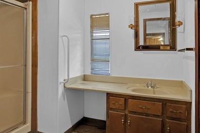 Well-maintained modular home on three lots located on a quiet - photo 34