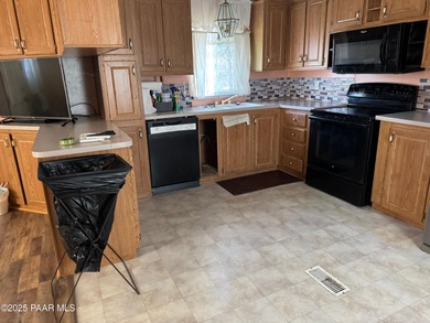 Welcome to this charming starter home in the heart of Cordes