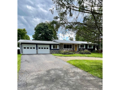 Lake Home For Sale in Conneaut Lake, Pennsylvania