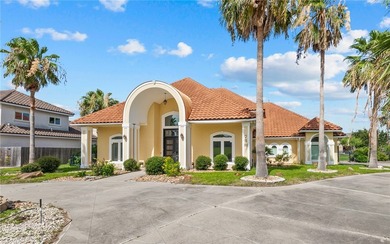 Welcome to 28 W. Bar Le Doc Drive, an exceptional lakeview - photo 2