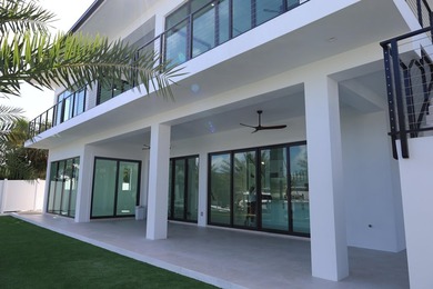 Stunning brand-new waterfront estate offering 6 bedrooms and 8 - photo 12