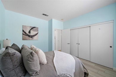 Stunning beautifully upgraded single family detached home in the - photo 16