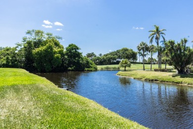 Lake Condo For Sale in Palm Beach Gardens, Florida