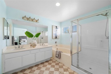 Stunning beautifully upgraded single family detached home in the - photo 25
