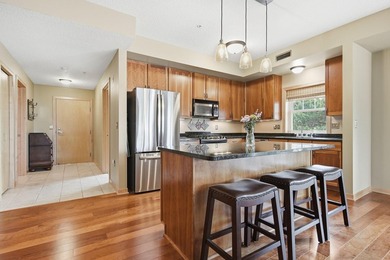 Beautiful end unit in luxury condo building. Cement floors for - photo 7