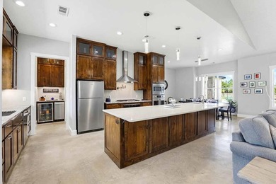 Gorgeous 3,618 SF single-level home, 30'x40' workshop, 7.42 - photo 8