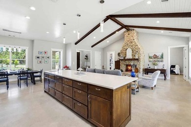 Gorgeous 3,618 SF single-level home, 30'x40' workshop, 7.42 - photo 10