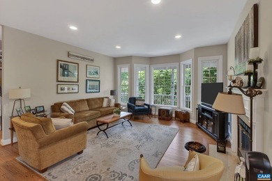 Meticulously maintained and move-in ready, this custom home - photo 10