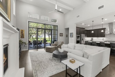 Hill Country golf course living in this newer custom-built - photo 3