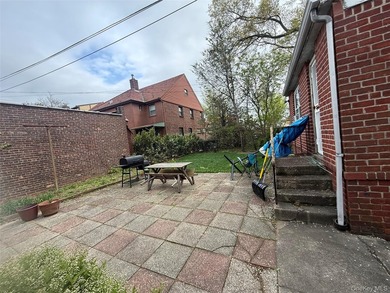 Being sold for land value. R3X allows for the construction of a - photo 7