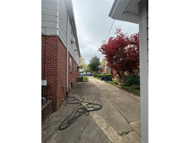 Being sold for land value. R3X allows for the construction of a - photo 9