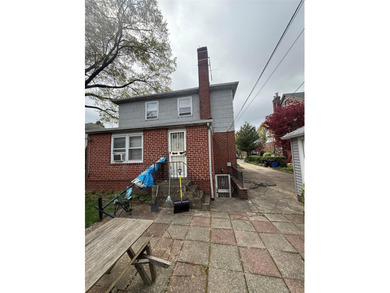 Being sold for land value. R3X allows for the construction of a - photo 10