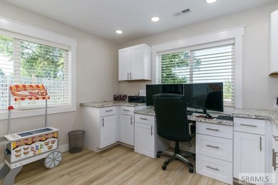 Welcome home to this spacious single-level 4-bedroom, 2-bath - photo 11