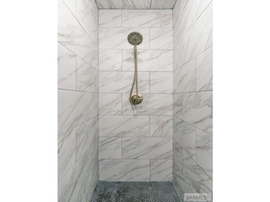 Welcome home to this spacious single-level 4-bedroom, 2-bath - photo 14