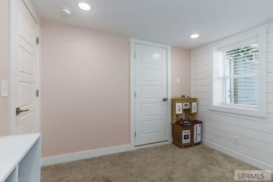 Welcome home to this spacious single-level 4-bedroom, 2-bath - photo 15