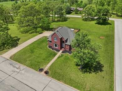 West Plains, MO Luxury Home in Golf Course Subdivision for Sale - photo 2