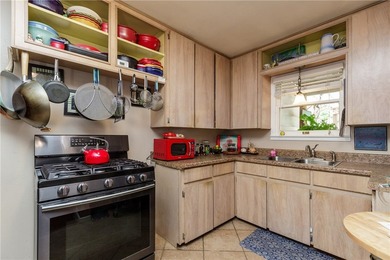 Great big, beautifully shaded back yard with an oversized - photo 19