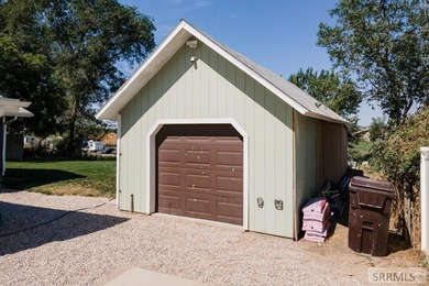 Welcome home to this spacious single-level 4-bedroom, 2-bath - photo 20