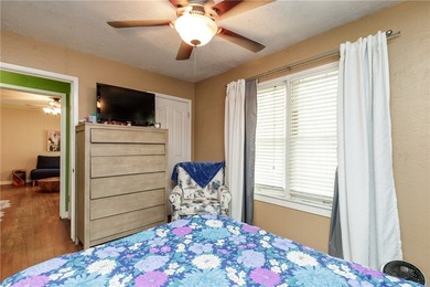 Great big, beautifully shaded back yard with an oversized - photo 24