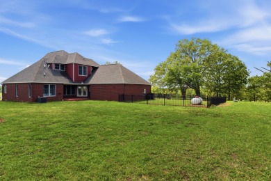 West Plains, MO Luxury Home in Golf Course Subdivision for Sale - photo 22