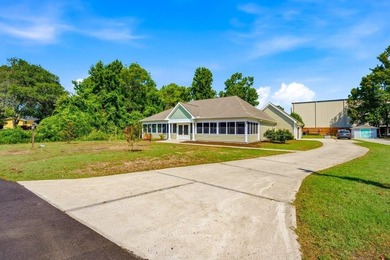 Fantastic opportunity to own a 4 bedroom/3 bath home in the - photo 42