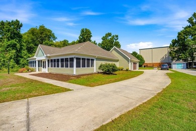 Fantastic opportunity to own a 4 bedroom/3 bath home in the - photo 43