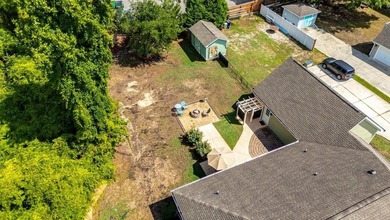 Fantastic opportunity to own a 4 bedroom/3 bath home in the - photo 44