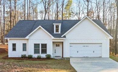 Lake Martin Home For Sale in Dadeville Alabama