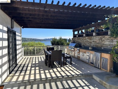 Sweeping Views! Experience the pinnacle of Marin living in this - photo 20