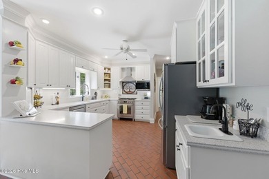 Step inside and take in the impressive scale of this beautifully - photo 21
