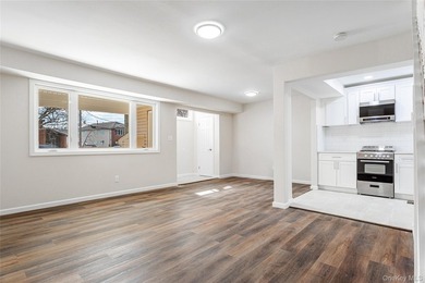 Move right into this renovated, Townhouse, with 2-bedrooms, 1.5 - photo 5