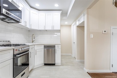 Move right into this renovated, Townhouse, with 2-bedrooms, 1.5 - photo 9