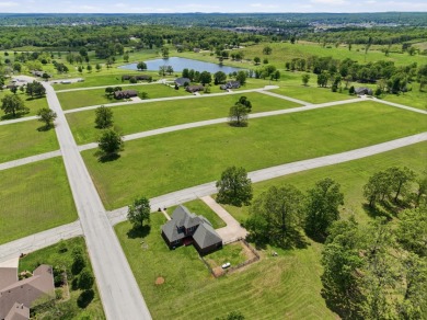 West Plains, MO Luxury Home in Golf Course Subdivision for Sale - photo 3
