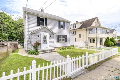 Welcome to 206 Ridgefield Ave located in Mill Hill neighborhood - photo 2